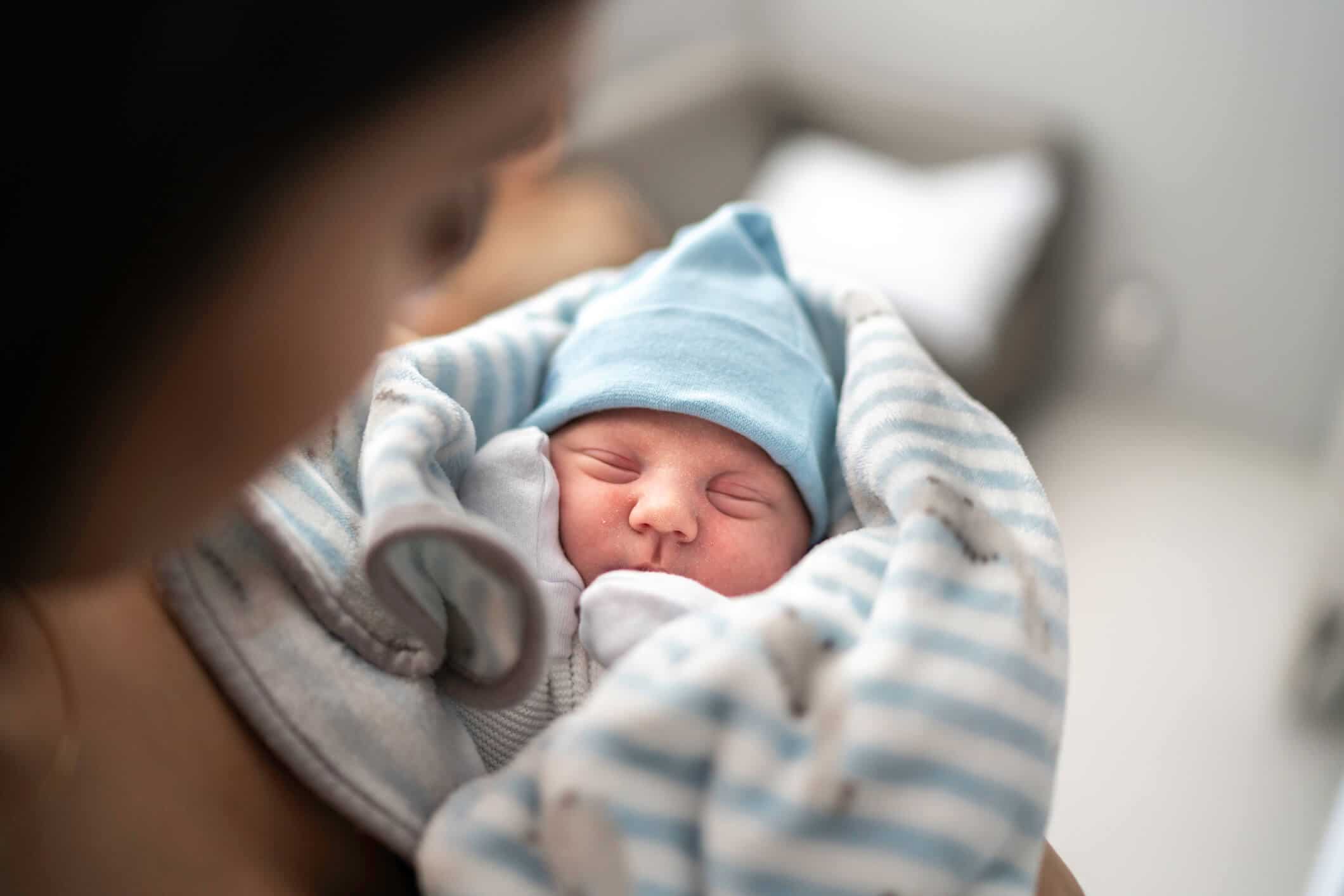 Bebê e Recém-Nascido